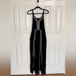 NWT- Suzy Shier Black & White Embroidered Maxi Dress – Size Small